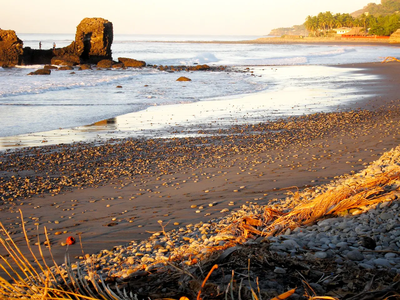 El Tunco Surf & Coastal Vibe Experience